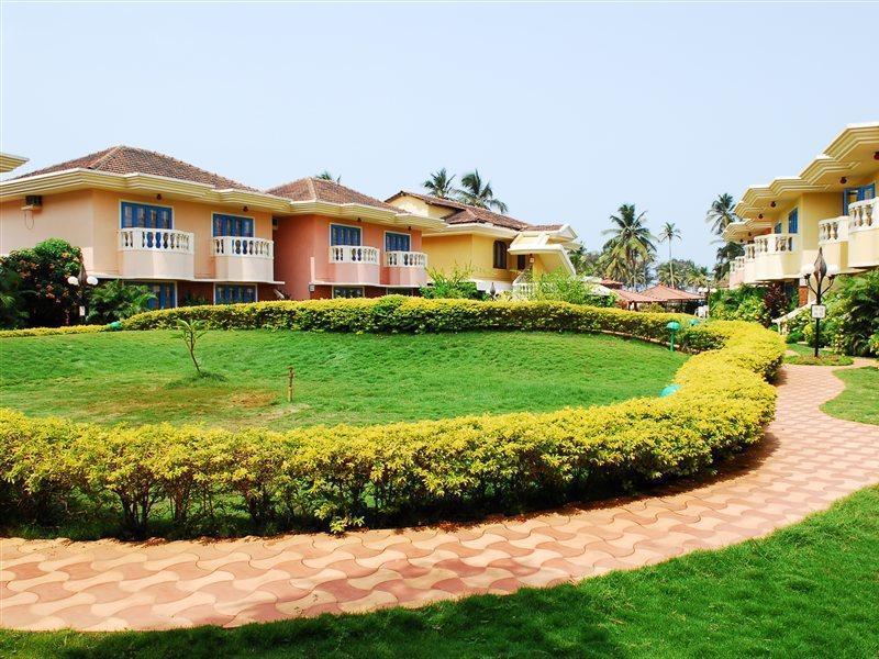 Coconut Grove Beach Resort Colva Extérieur photo