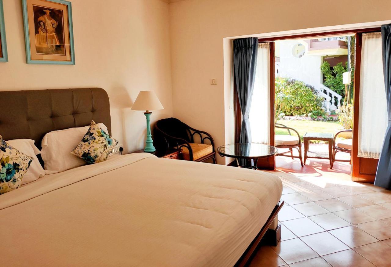 Coconut Grove Beach Resort Colva Extérieur photo