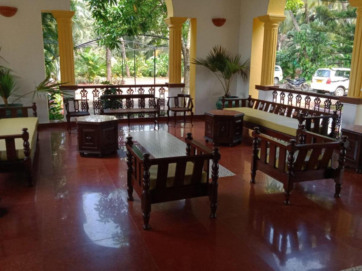 Coconut Grove Beach Resort Colva Extérieur photo