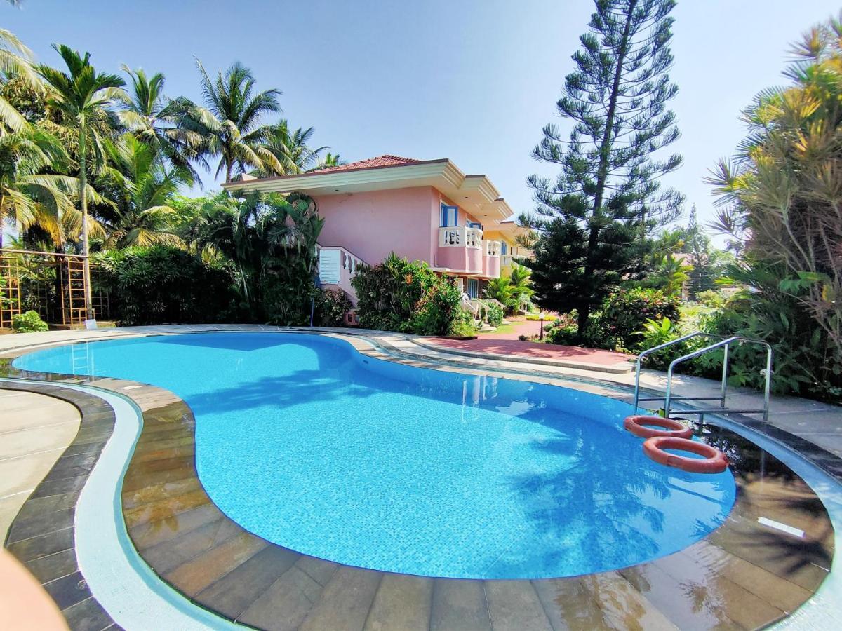 Coconut Grove Beach Resort Colva Extérieur photo