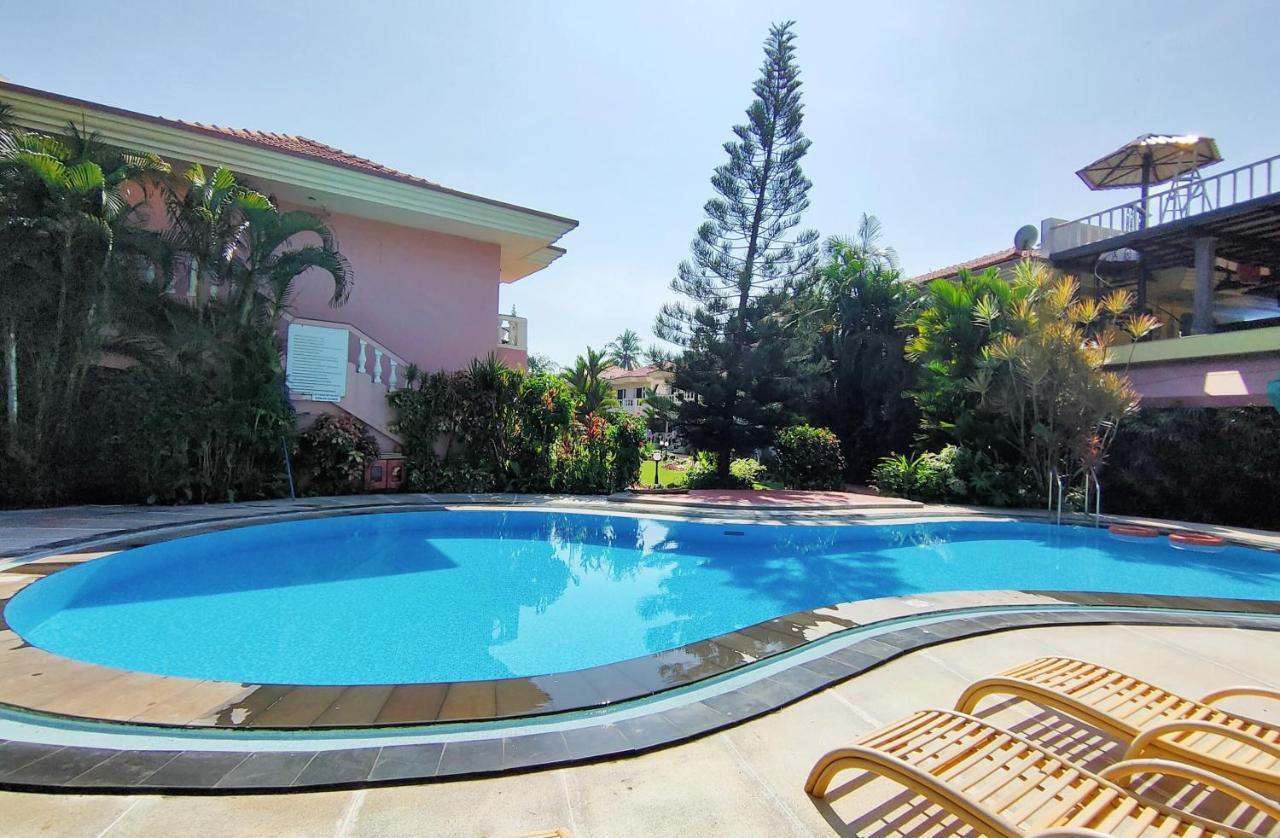 Coconut Grove Beach Resort Colva Extérieur photo