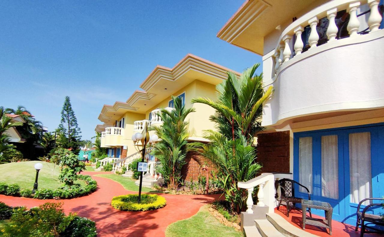 Coconut Grove Beach Resort Colva Extérieur photo