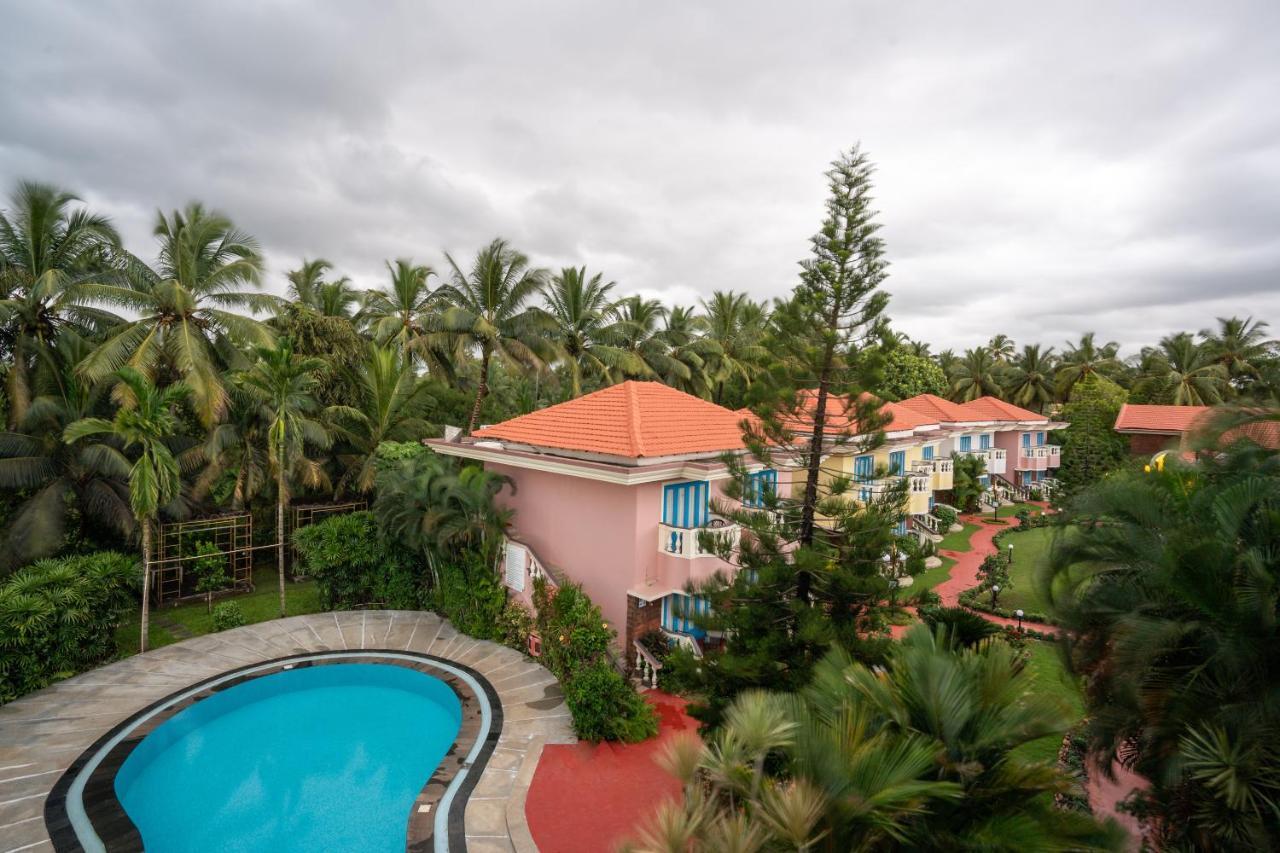 Coconut Grove Beach Resort Colva Extérieur photo